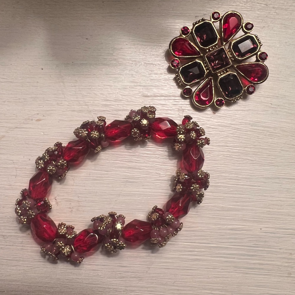 Beautiful bracelet and brooch set